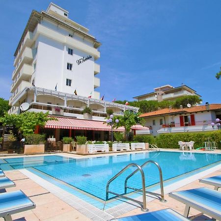 Hotel De Amicis Riccione Zewnętrze zdjęcie