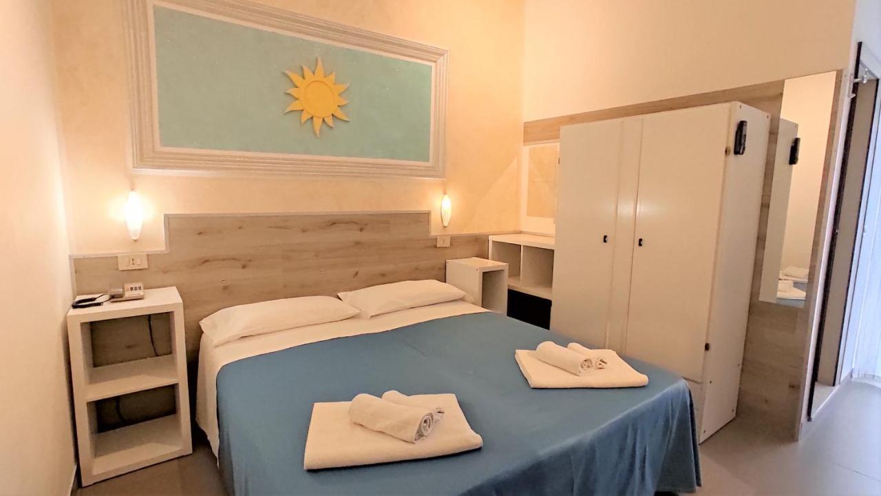 Hotel De Amicis Riccione Zewnętrze zdjęcie
