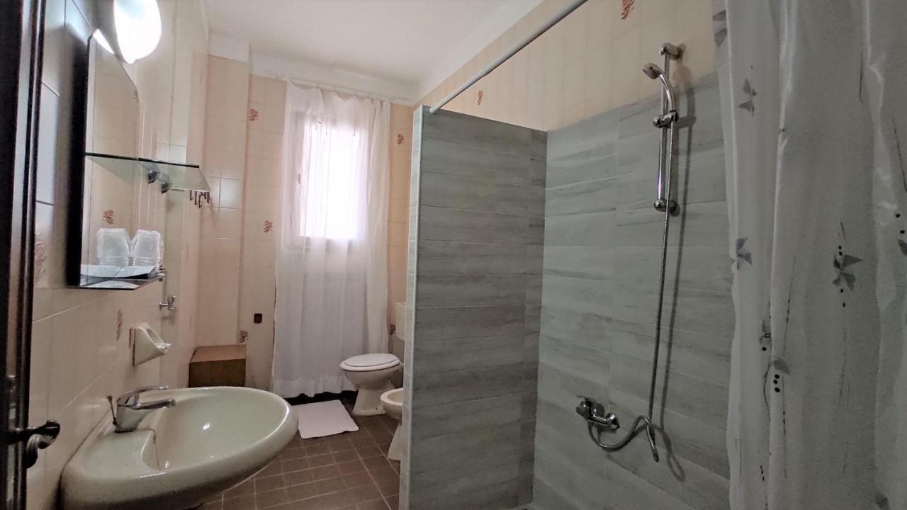 Hotel De Amicis Riccione Zewnętrze zdjęcie