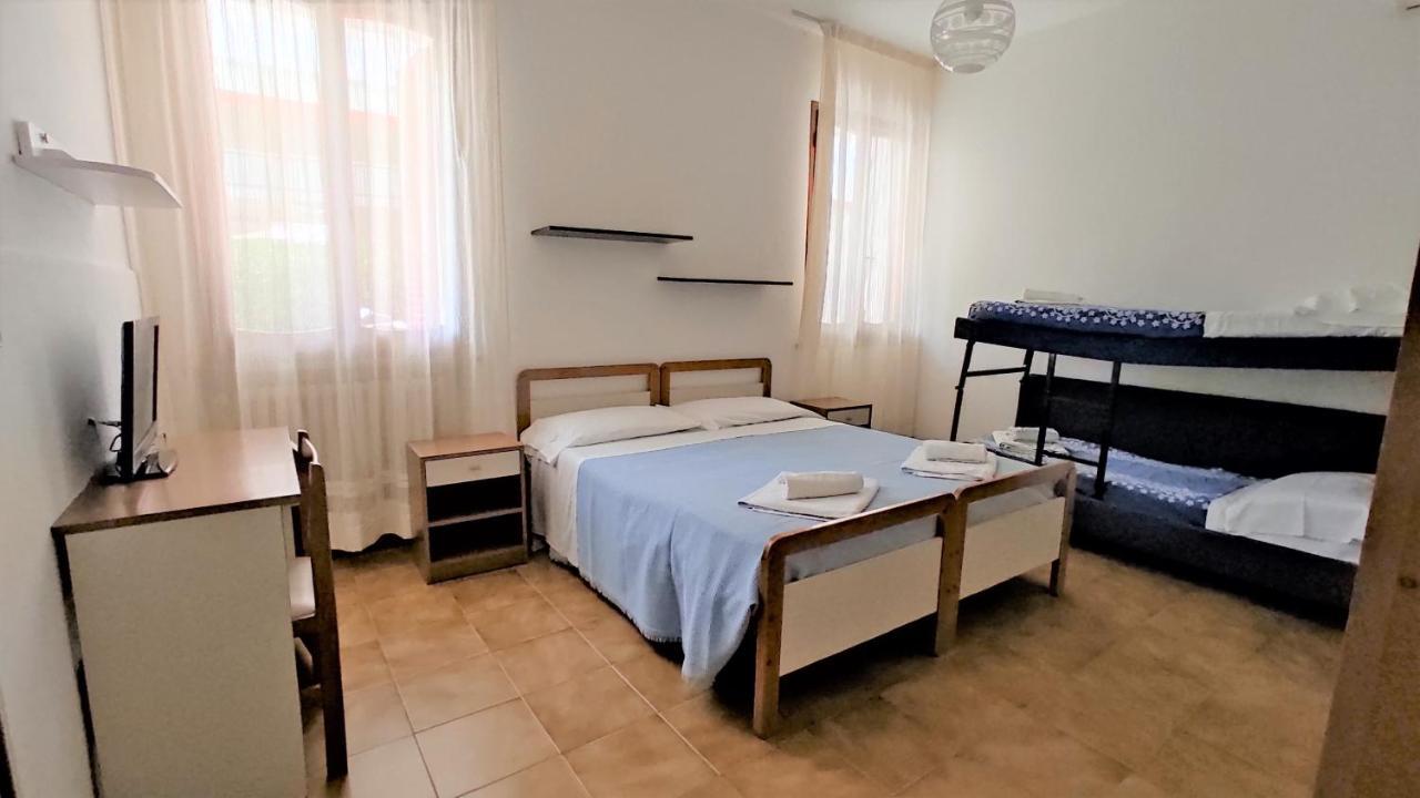 Hotel De Amicis Riccione Zewnętrze zdjęcie
