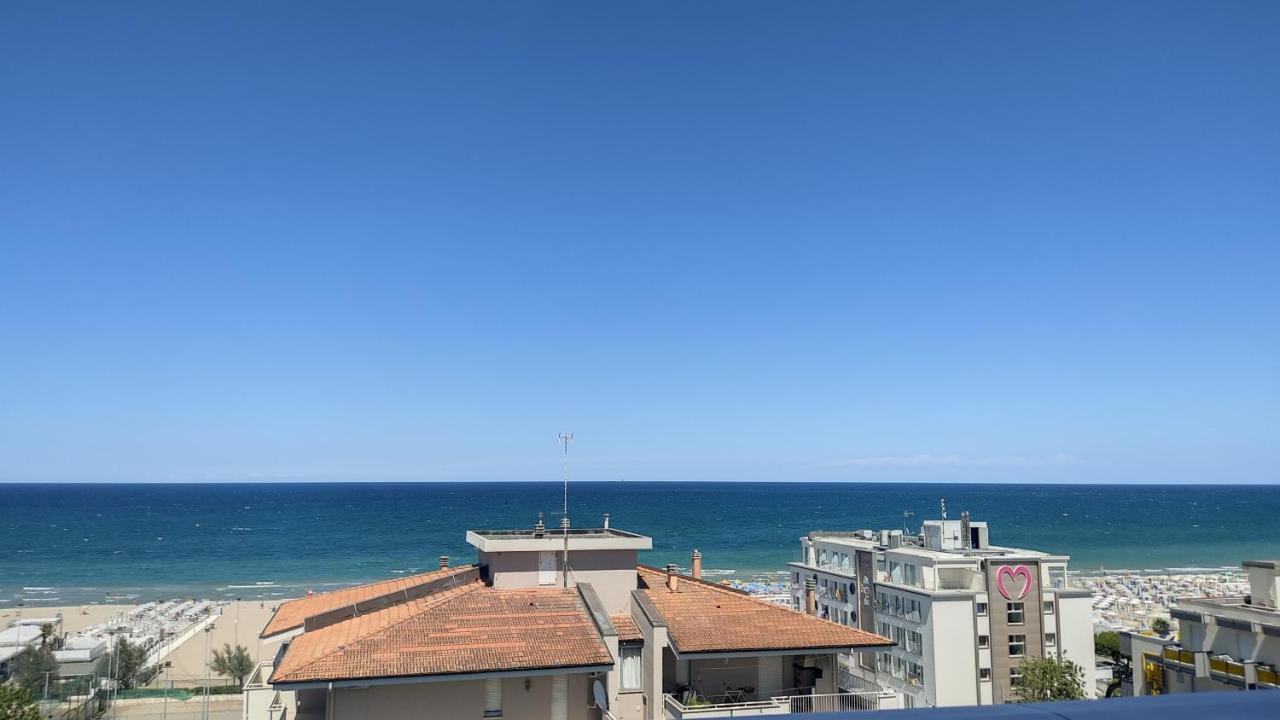 Hotel De Amicis Riccione Zewnętrze zdjęcie