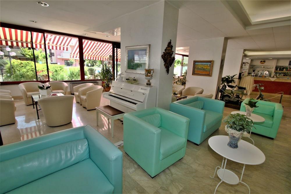 Hotel De Amicis Riccione Zewnętrze zdjęcie