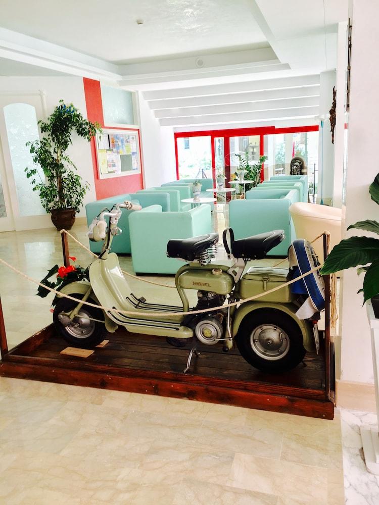 Hotel De Amicis Riccione Zewnętrze zdjęcie