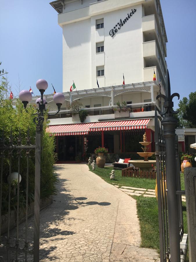 Hotel De Amicis Riccione Zewnętrze zdjęcie