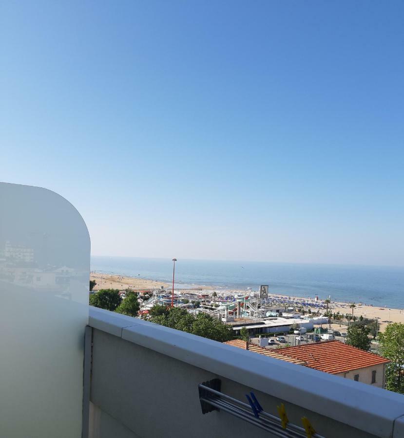Hotel De Amicis Riccione Zewnętrze zdjęcie