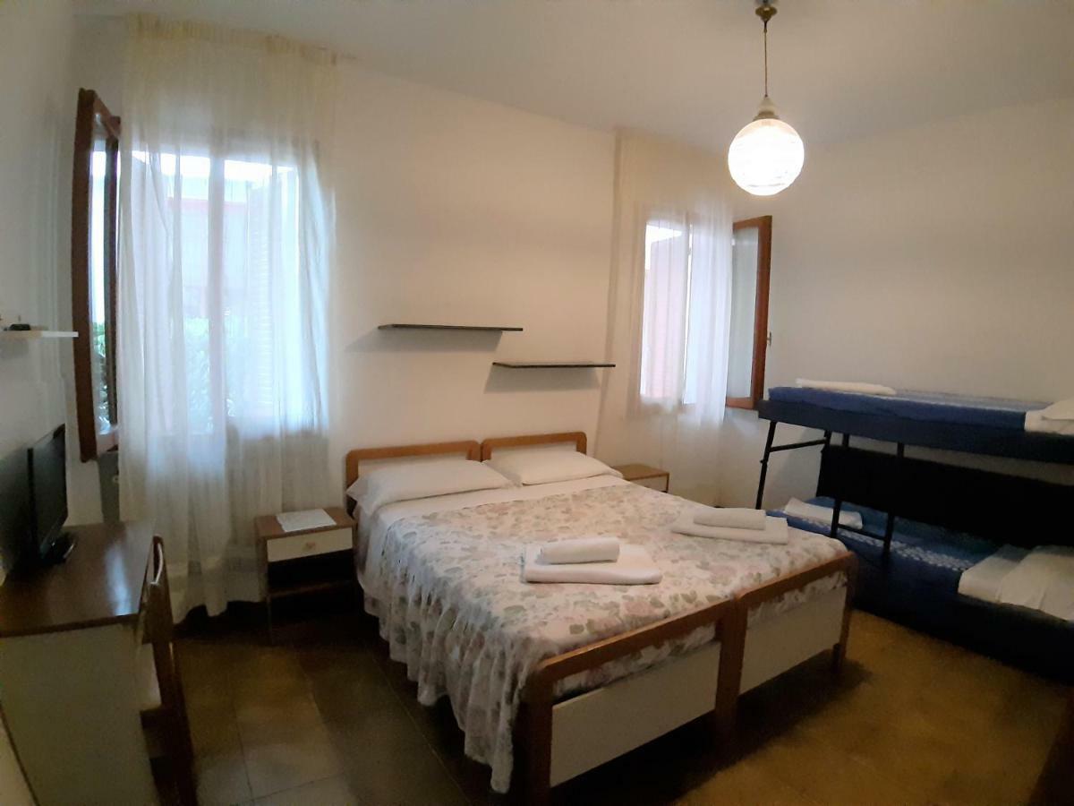 Hotel De Amicis Riccione Zewnętrze zdjęcie